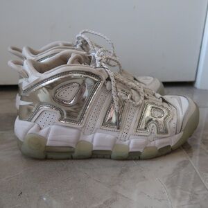 Nike Chrome White Uptempo’s